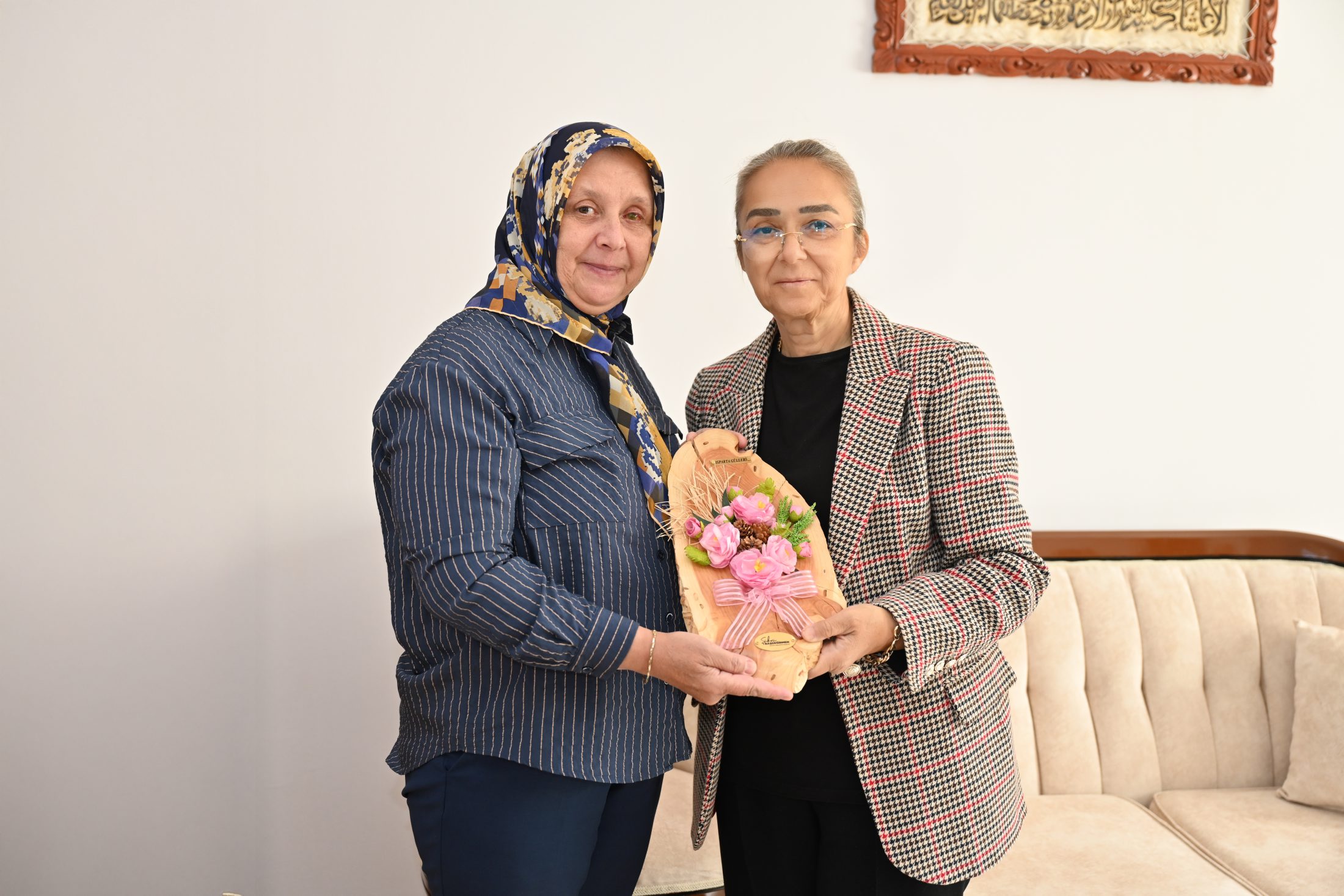 23 09 2025 Baskan Gulsen Savci Ev Ziyaret (3)