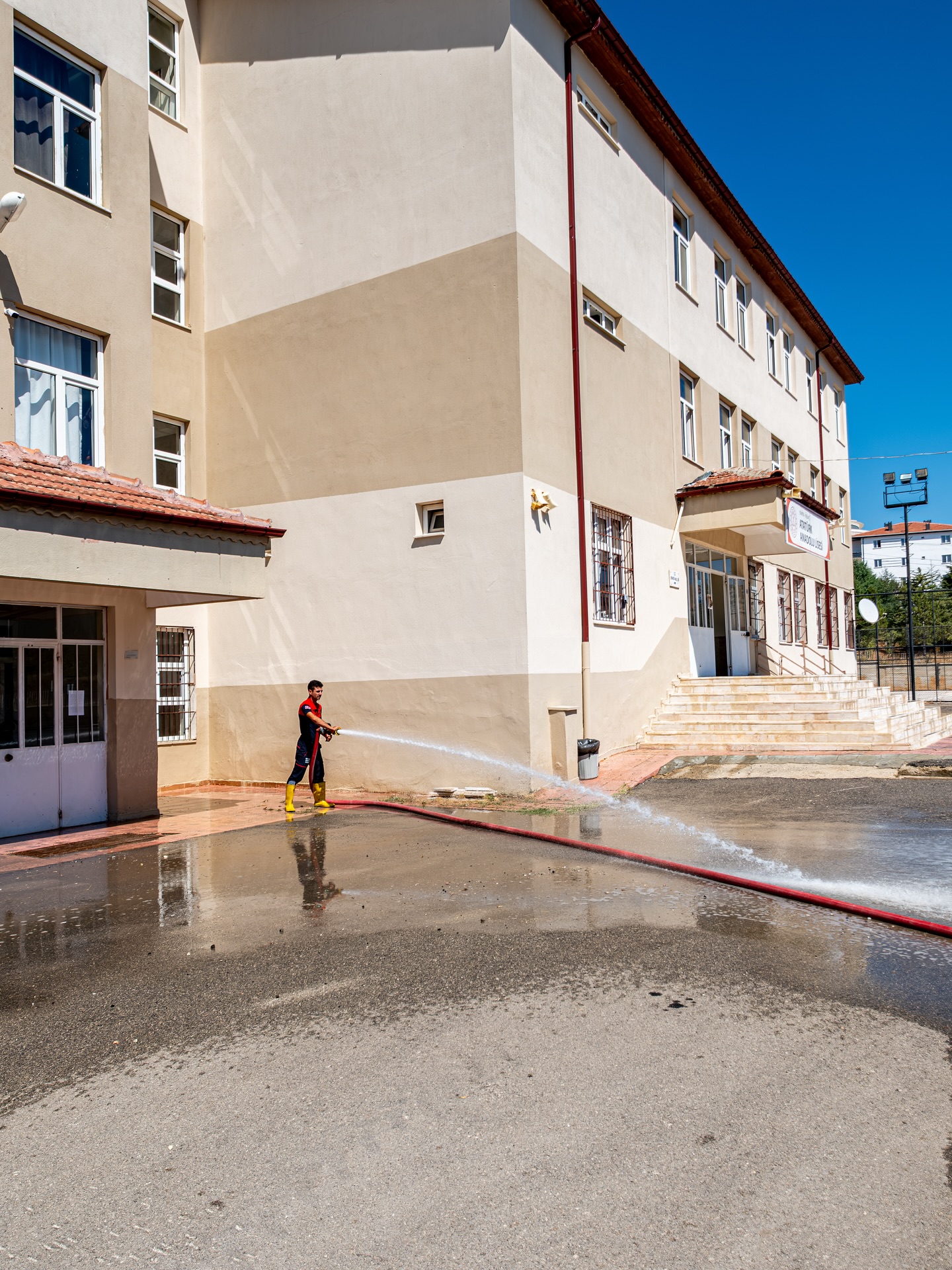 546614171 18531361615009637 2894217512079950065 N