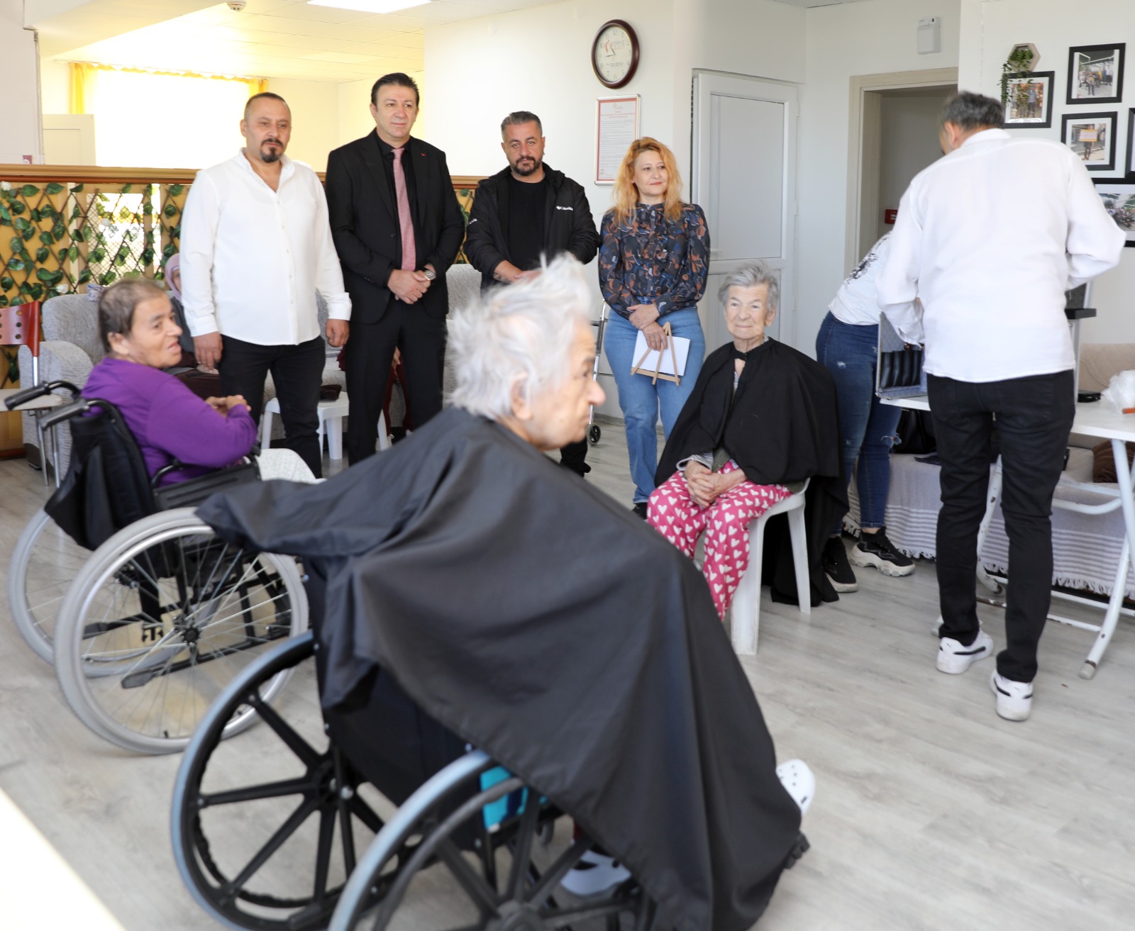 Ahi̇li̇k Yaşlilar (1)