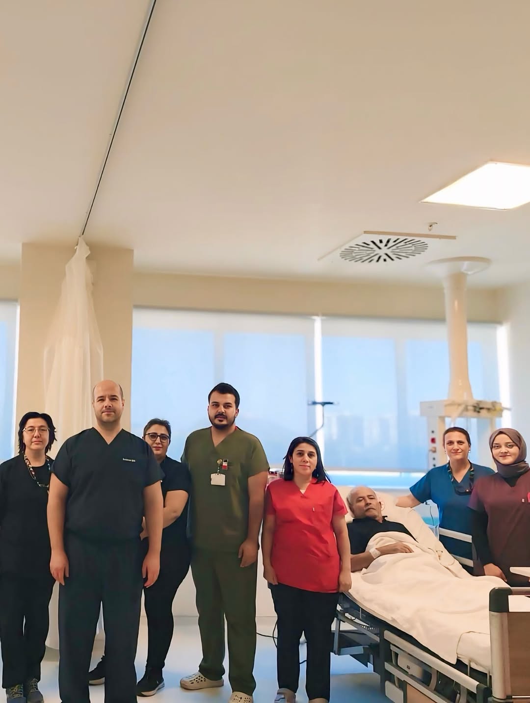 Hastamız Başarılı Ameliyatla Hastanemizde Sağlığına Kavuştuhastanemiz Kardiyoloji Uzmanı Dr. Gür (1)