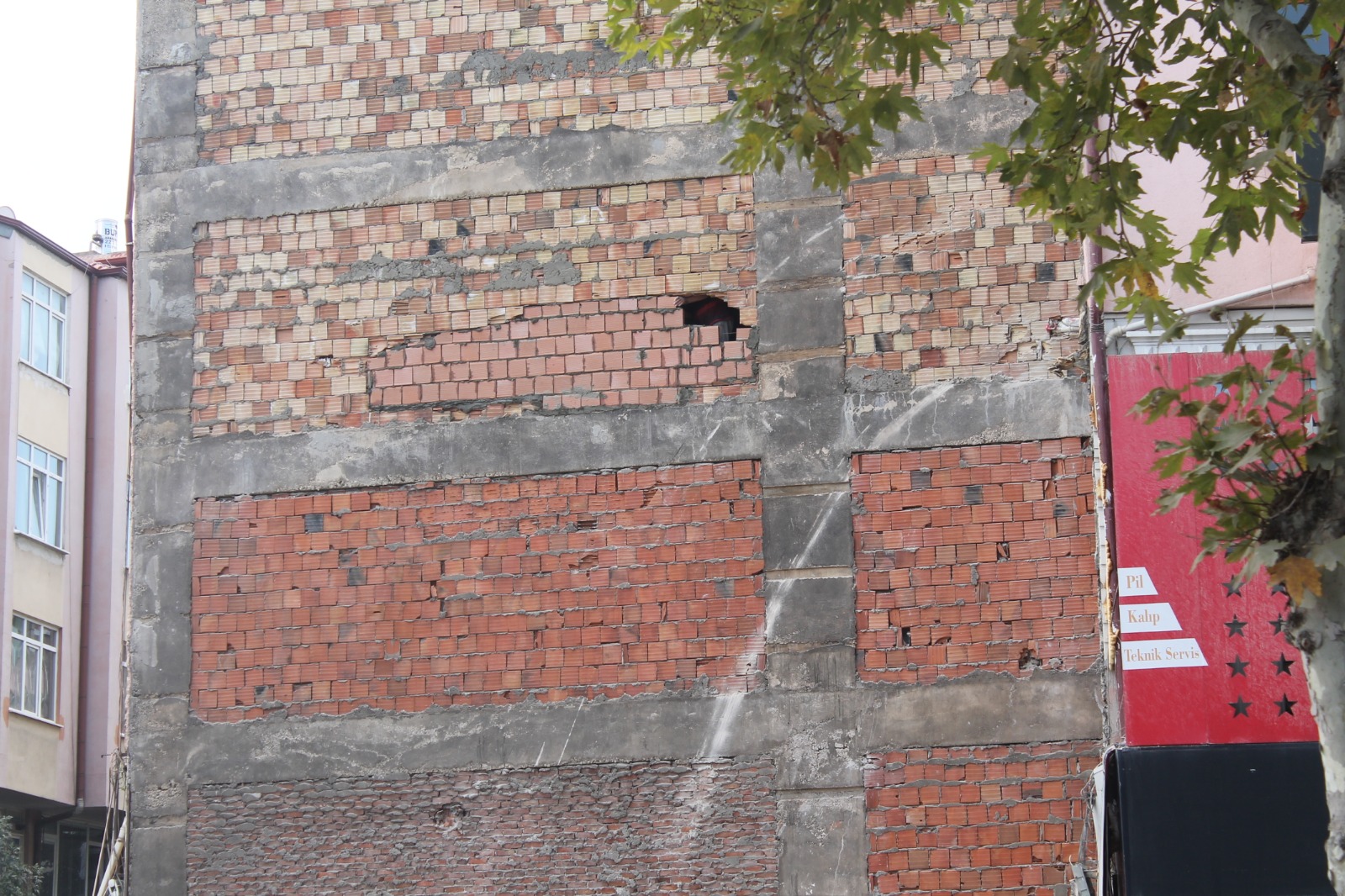 Yikim Sirasinda Tali̇hsi̇z Olay (2)