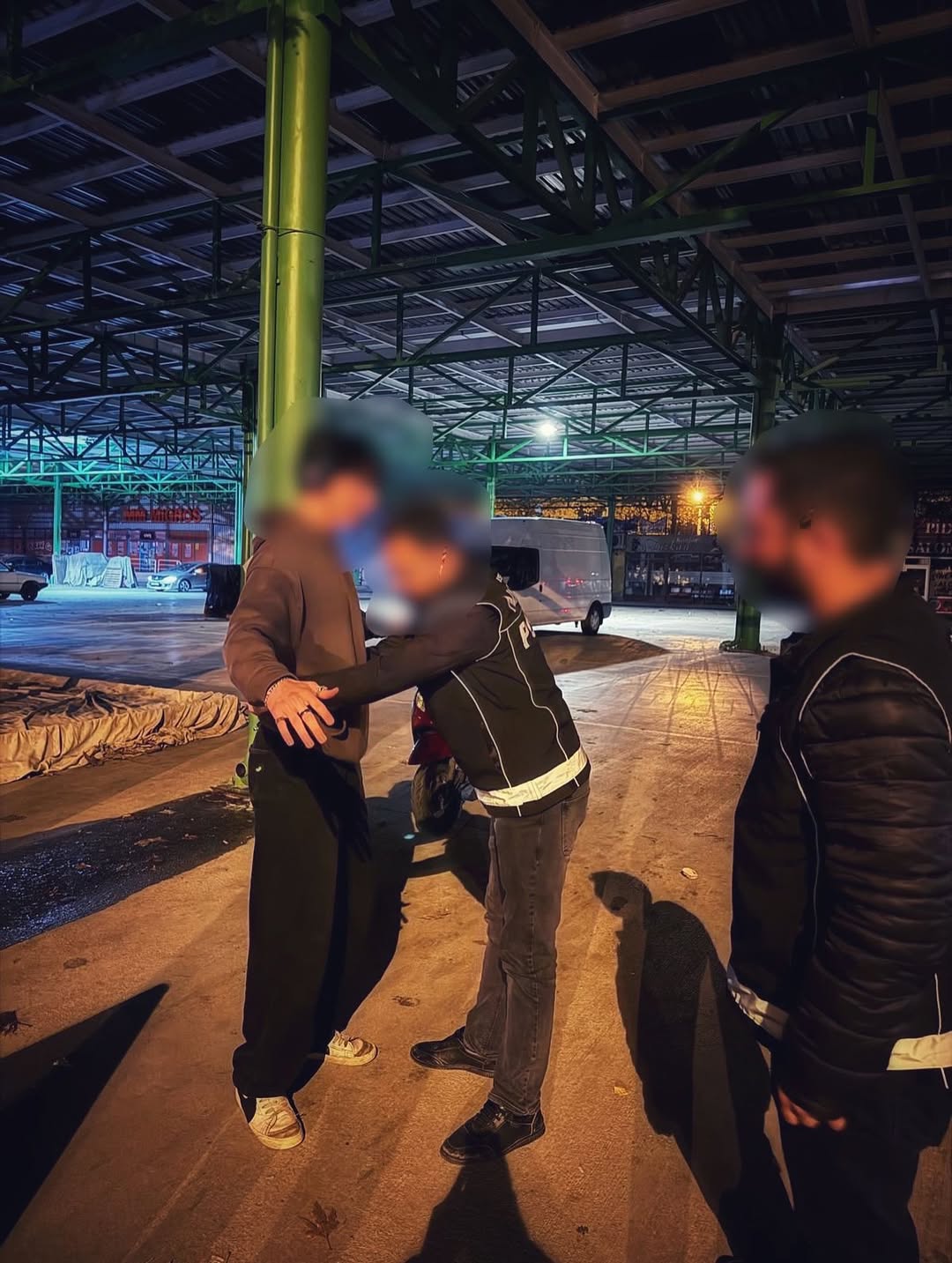 🚨 10.10.2025 Günü Saat 23.00 00.00 Arasında, Halıkent Mahallesi Kapalı Pazar Çevresinde Narkoal