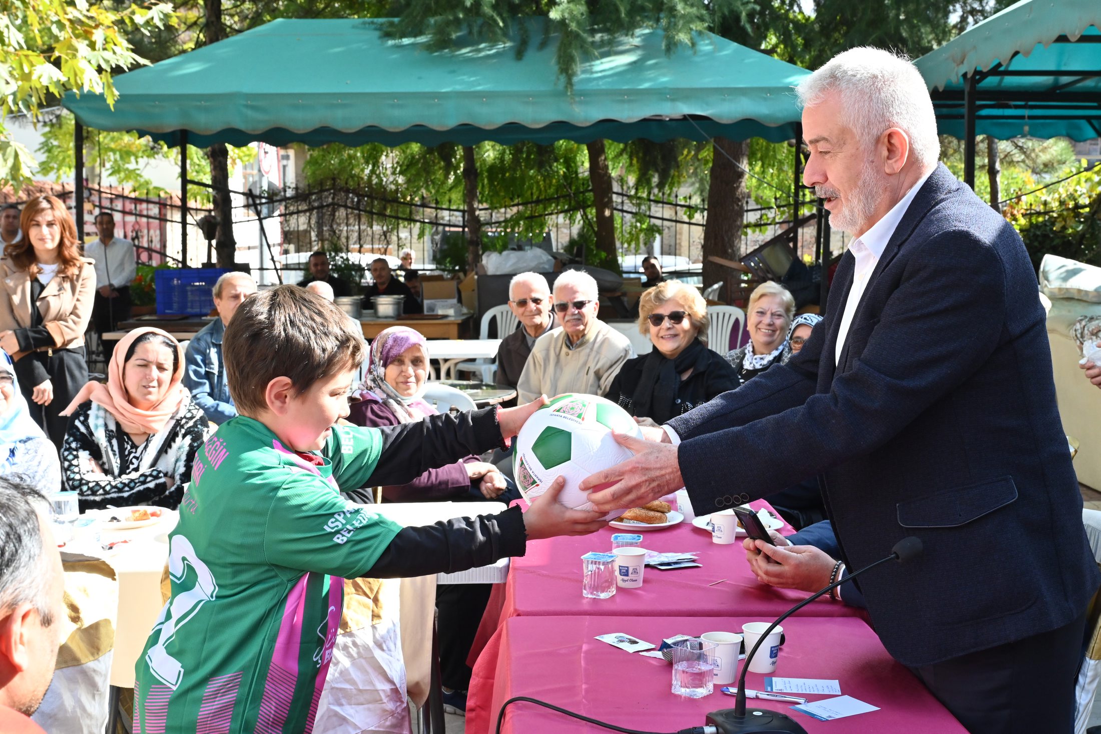 25 10 2025 Gazi Kemal Iskender Esnaf Ve Halk Bulusmasi (3)