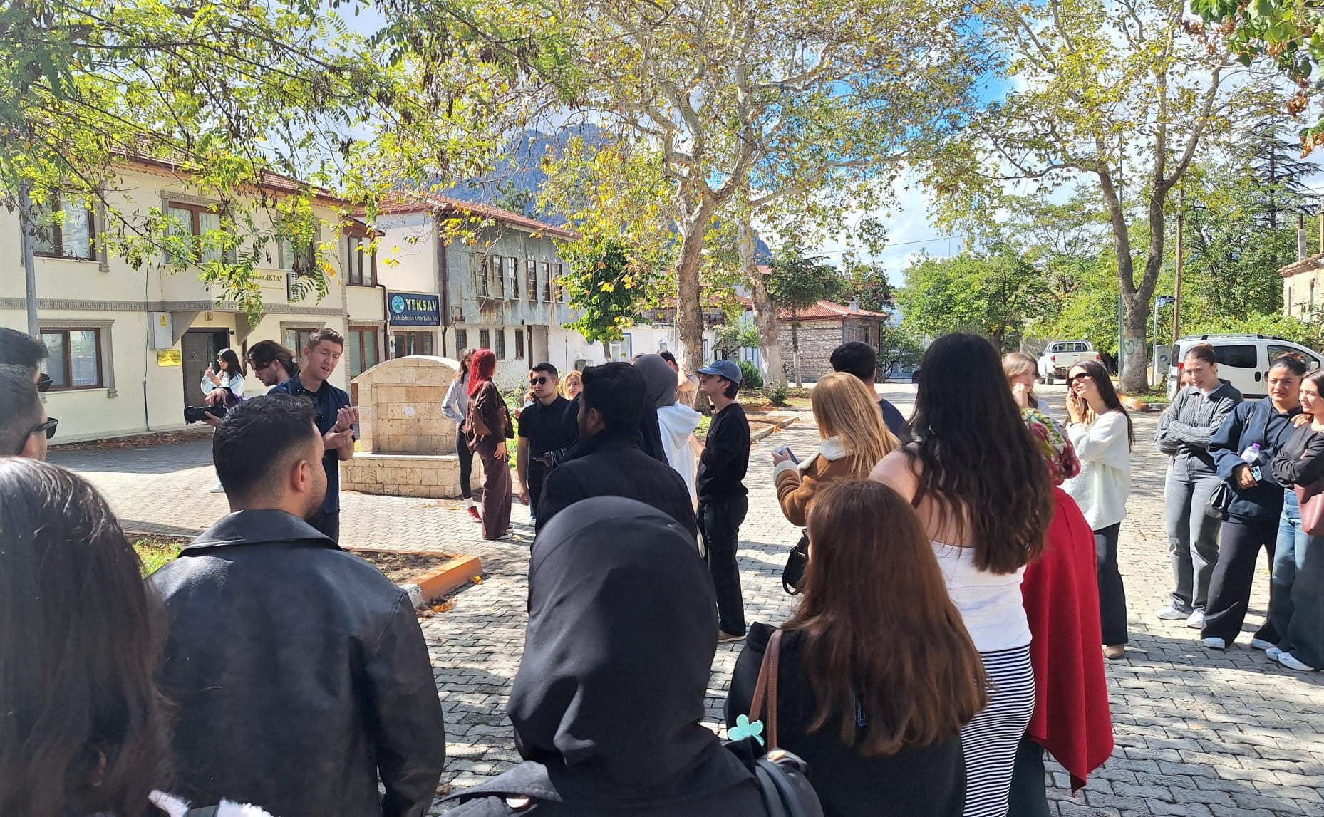 557463101 1210128947815004 3705774943468898672 N