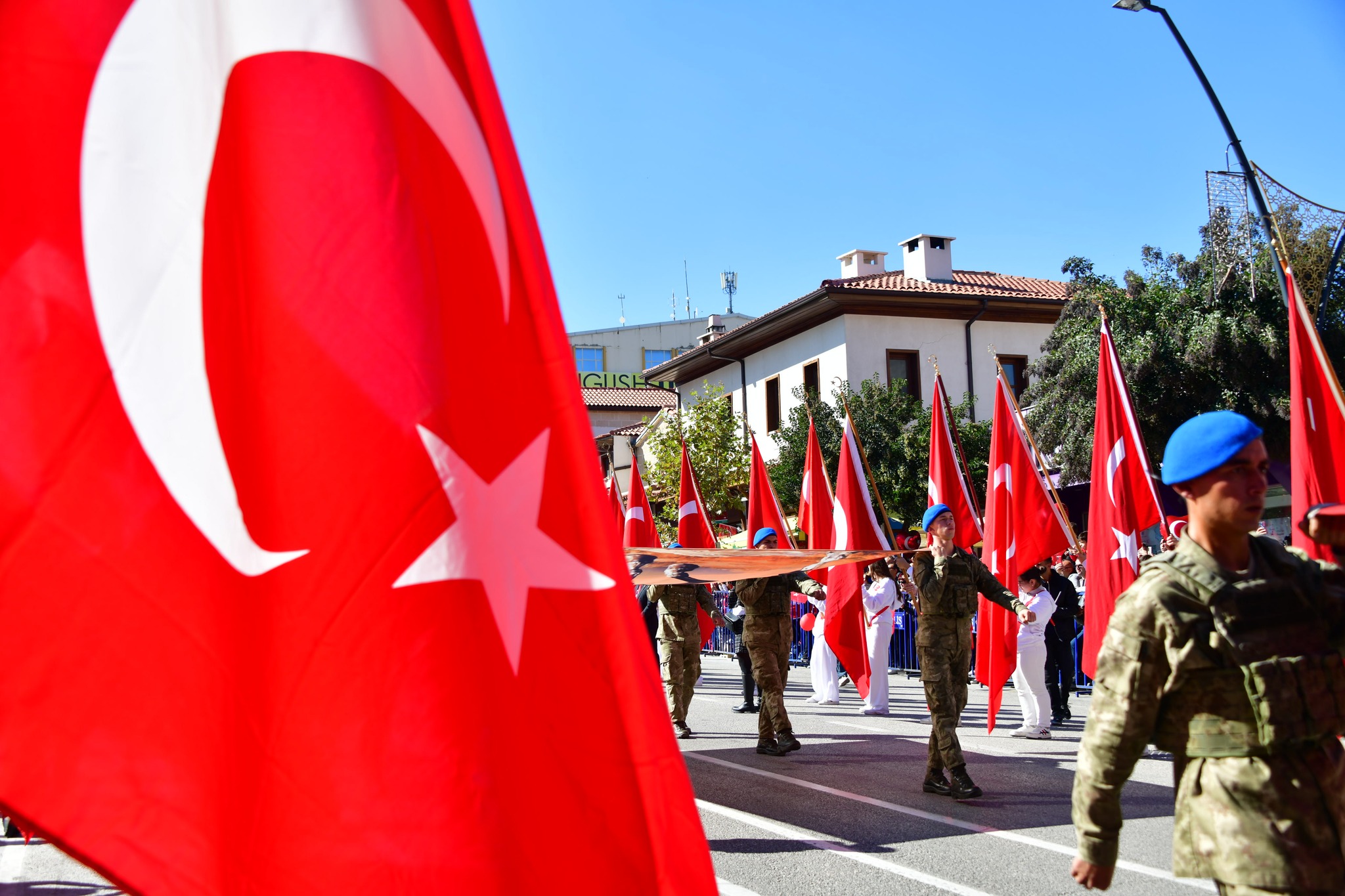 571790088 1366297524949145 3481183443795952227 N