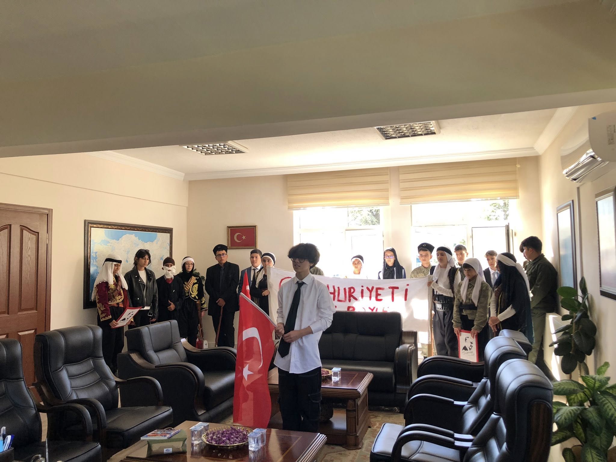 572022529 820438534011352 2180663016729992899 N