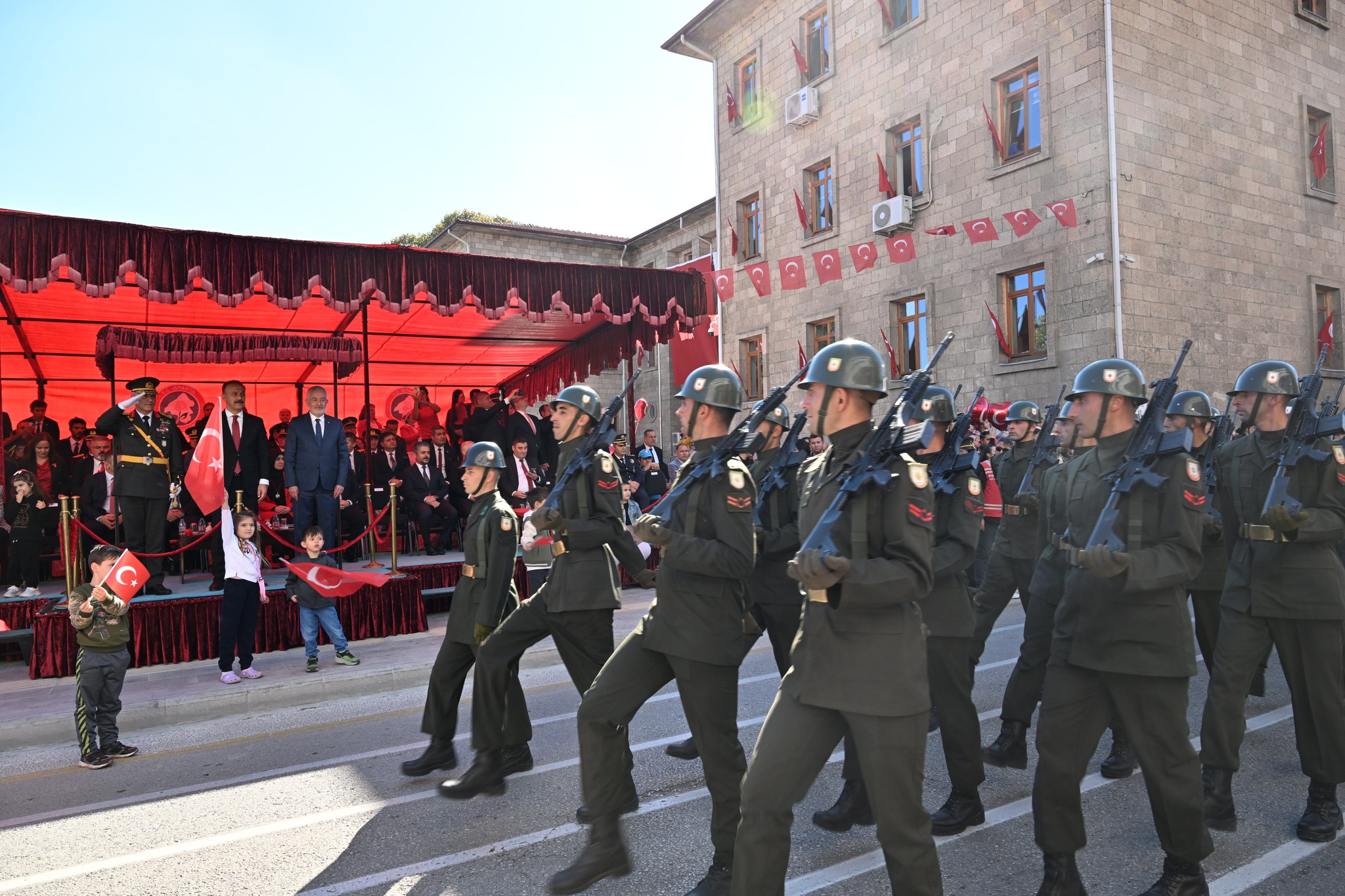 572746006 1366298281615736 7372516641155982208 N