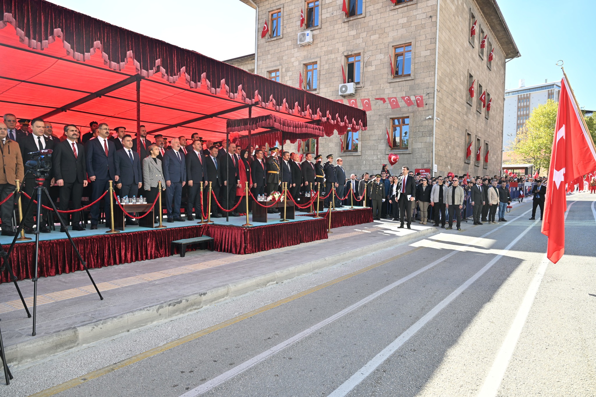 573329017 1366297834949114 2014064652100833683 N