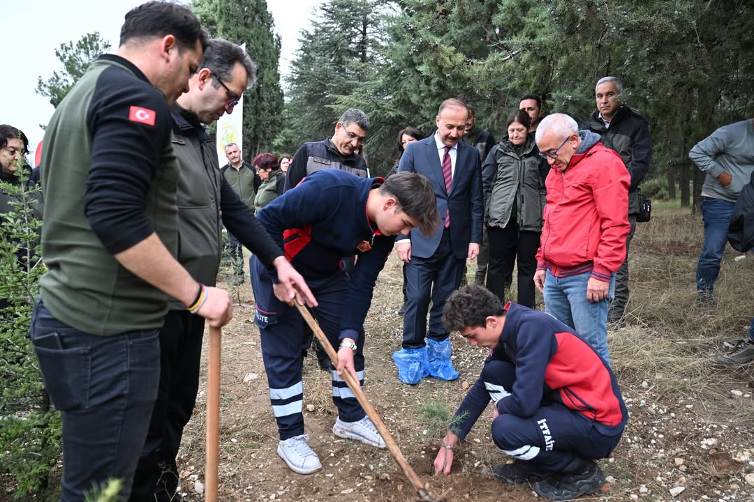 Cumhuriyetimiz Gibi Yeşerecek, Kök Salacak Ve Büyüyecek Fidanlarımızı; Yine Cumhuriyetin Yetişti (4)-1