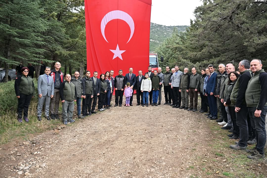 Cumhuriyetimiz Gibi Yeşerecek, Kök Salacak Ve Büyüyecek Fidanlarımızı; Yine Cumhuriyetin Yetişti (6)-1