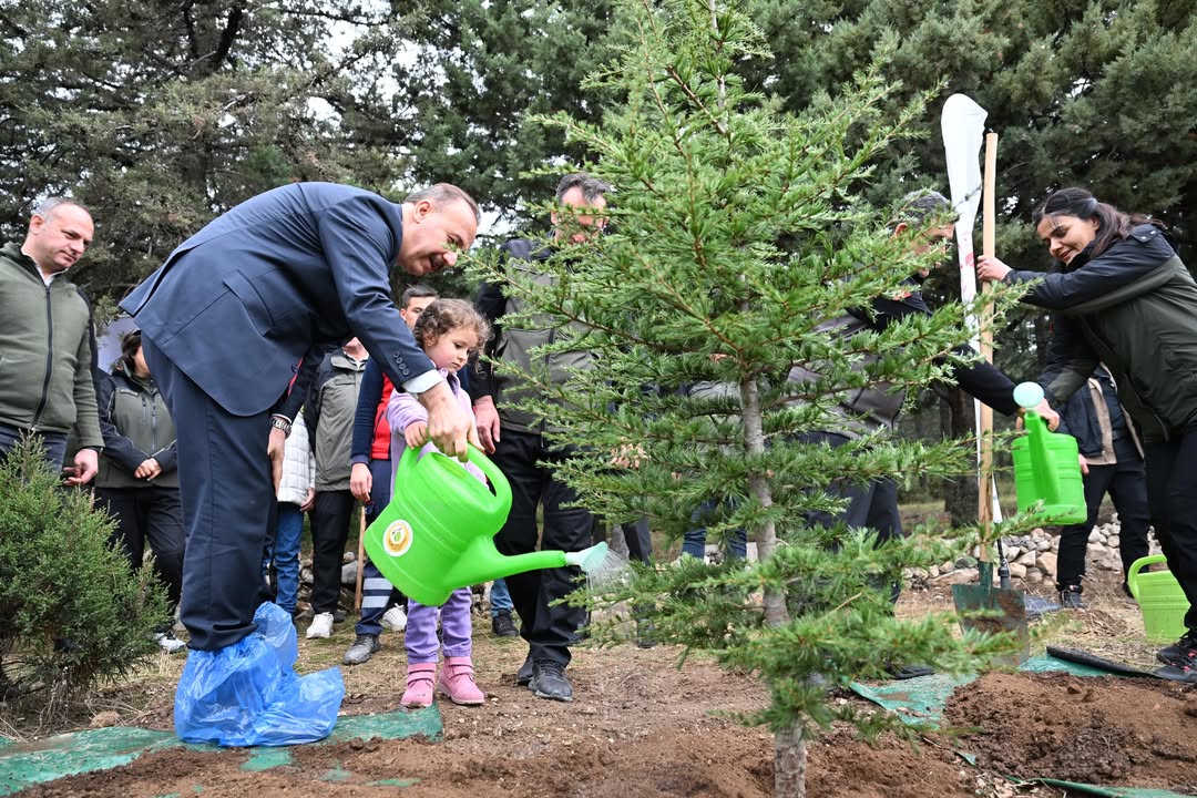 Cumhuriyetimiz Gibi Yeşerecek, Kök Salacak Ve Büyüyecek Fidanlarımızı; Yine Cumhuriyetin Yetişti