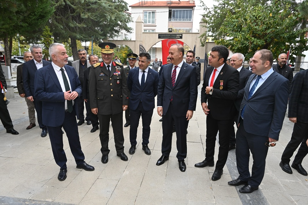 Cumhuriyetimizin 102. Kuruluş Yıldönümünü Büyük Bir Coşku Içerisinde Kutluyoruz. 29 Ekim Cumhuri (1)