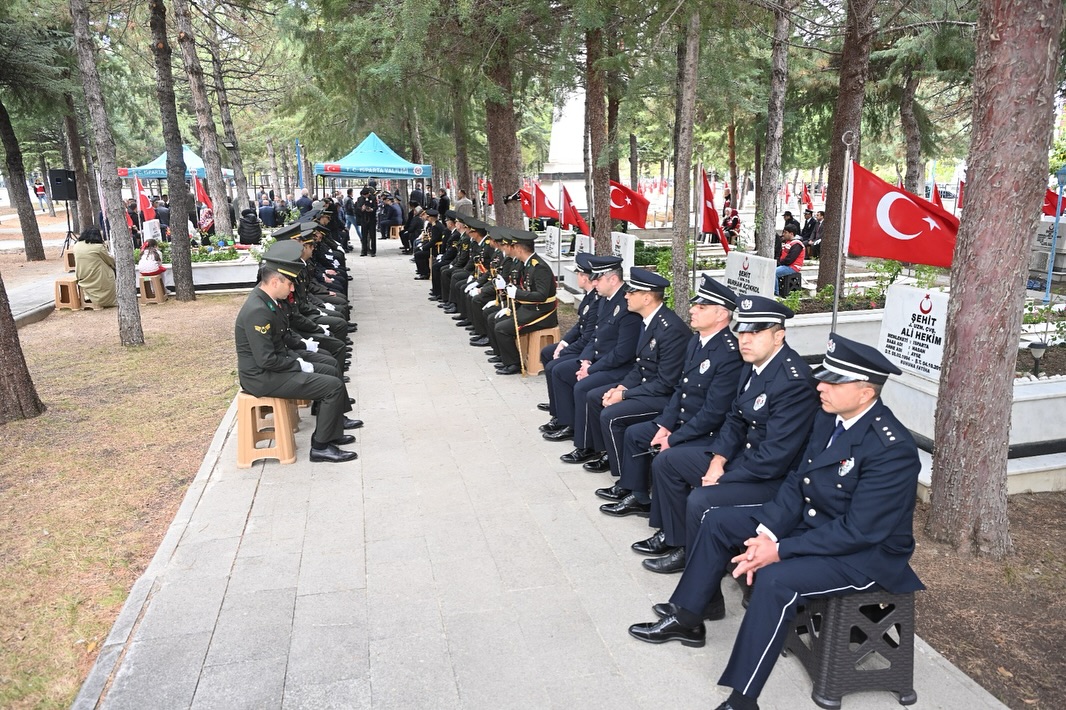 Cumhuriyetimizin 102. Kuruluş Yıldönümünü Büyük Bir Coşku Içerisinde Kutluyoruz. 29 Ekim Cumhuri (2)