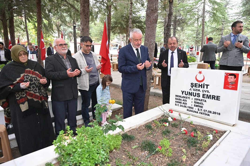 Cumhuriyetimizin 102. Kuruluş Yıldönümünü Büyük Bir Coşku Içerisinde Kutluyoruz. 29 Ekim Cumhuri