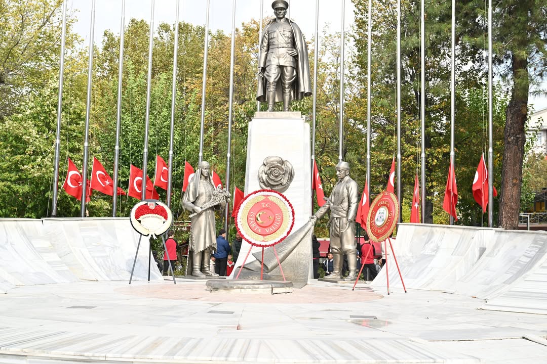 Cumhuriyetimizin 102. Yılı Münasebetiyle, Atatürk Anıtı’na Çelenk Sunduk.102 Yıl Önce Büyük Feda (2)