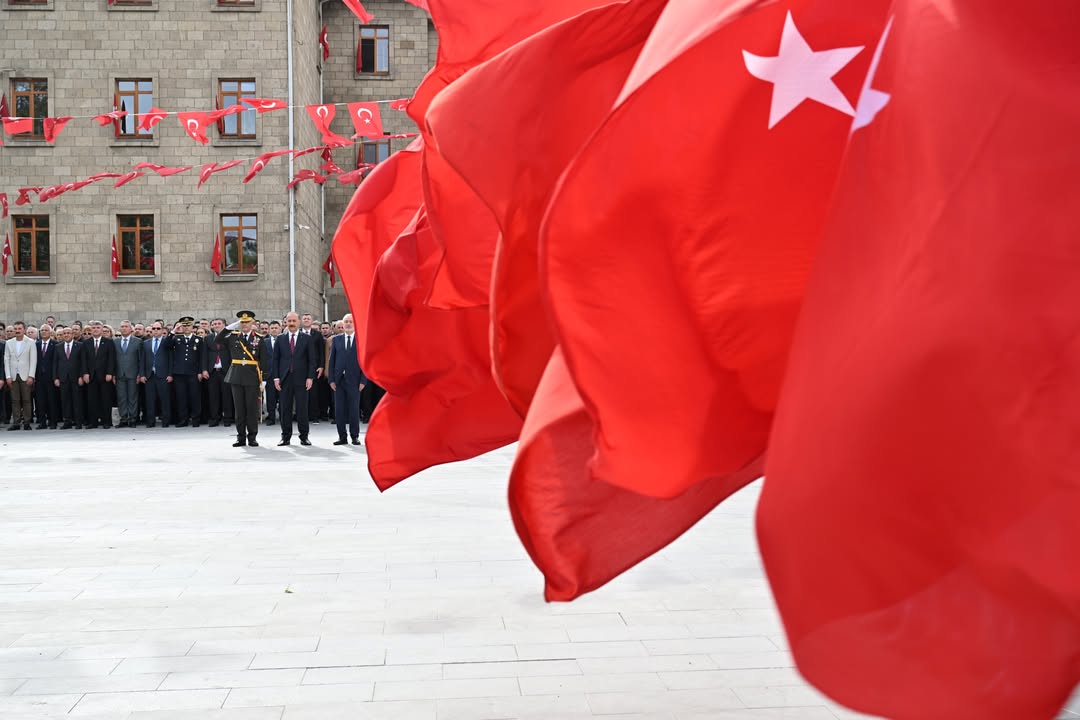 Cumhuriyetimizin 102. Yılı Münasebetiyle, Atatürk Anıtı’na Çelenk Sunduk.102 Yıl Önce Büyük Feda (5)