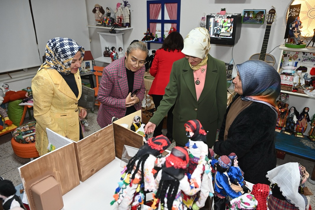 Eşim Şadiye Hanım, Sayın Valimizin Eşi Gülhan Erin Hanımefendi Ve İçişleri Bakanlığı Muhtarlar D (3)