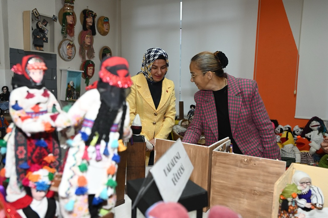 Eşim Şadiye Hanım, Sayın Valimizin Eşi Gülhan Erin Hanımefendi Ve İçişleri Bakanlığı Muhtarlar D (5)