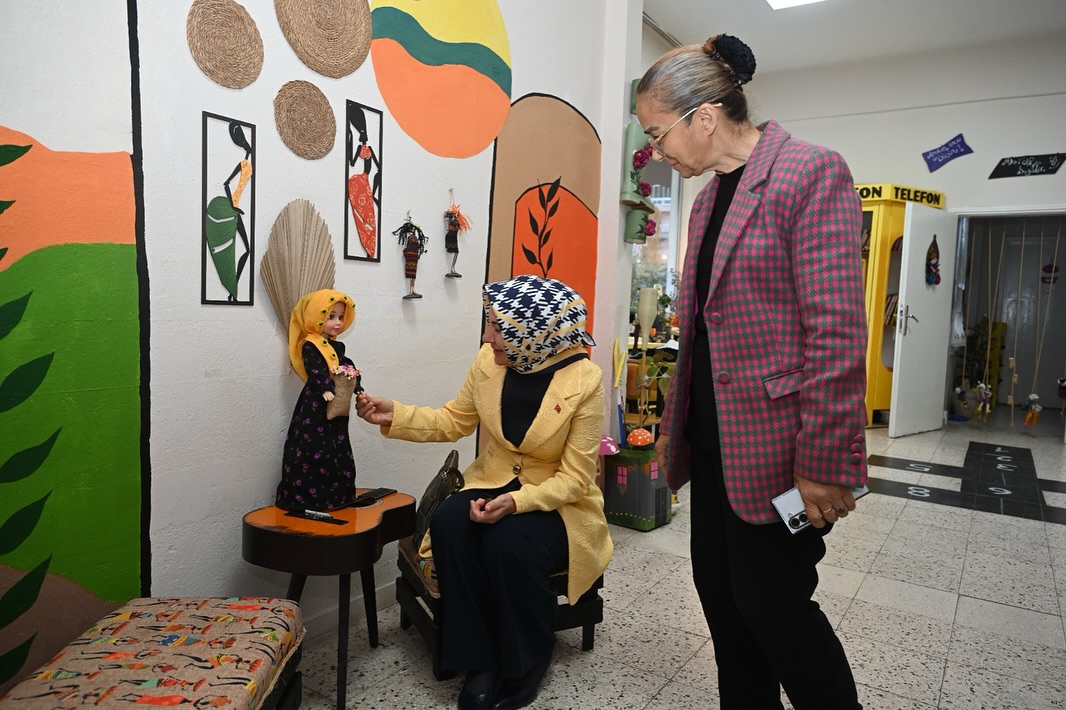 Eşim Şadiye Hanım, Sayın Valimizin Eşi Gülhan Erin Hanımefendi Ve İçişleri Bakanlığı Muhtarlar D (6)