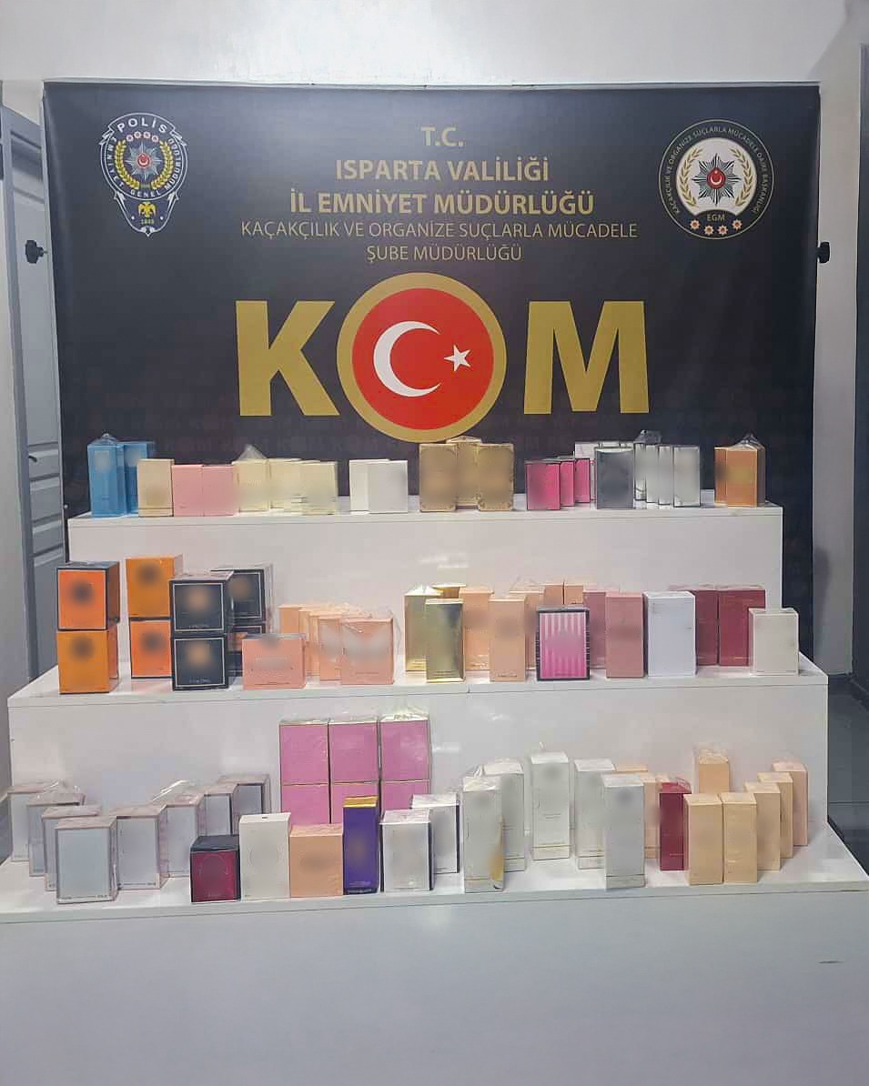 🚨 Kaçakçilik Operasyonu 🚨🚔 Kom Şube Müdürlüğü Ekiplerimizce Il Merkezinde Gerçekleştirilen 2