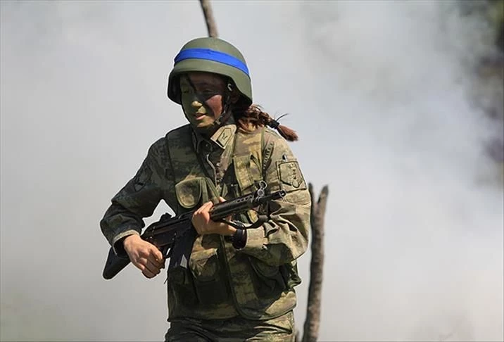 Kadinlar Askere Z92H