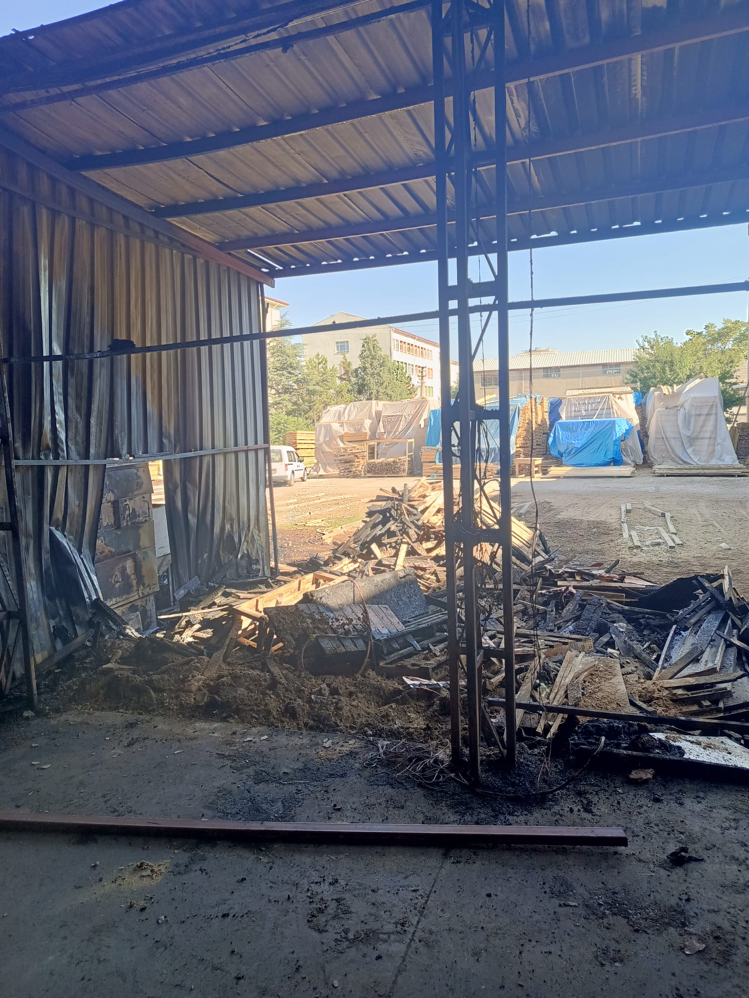 Kereste Fabrikası Yangın (4)