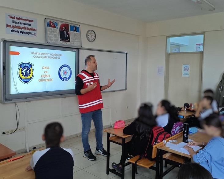 🚨 Okul Önleri̇ Ve Asayi̇ş Uygulamasi 🚨🗓️ 29.09.2025 Ile 03.10.2025 Tarihleri Arasında İl Merkez (2)