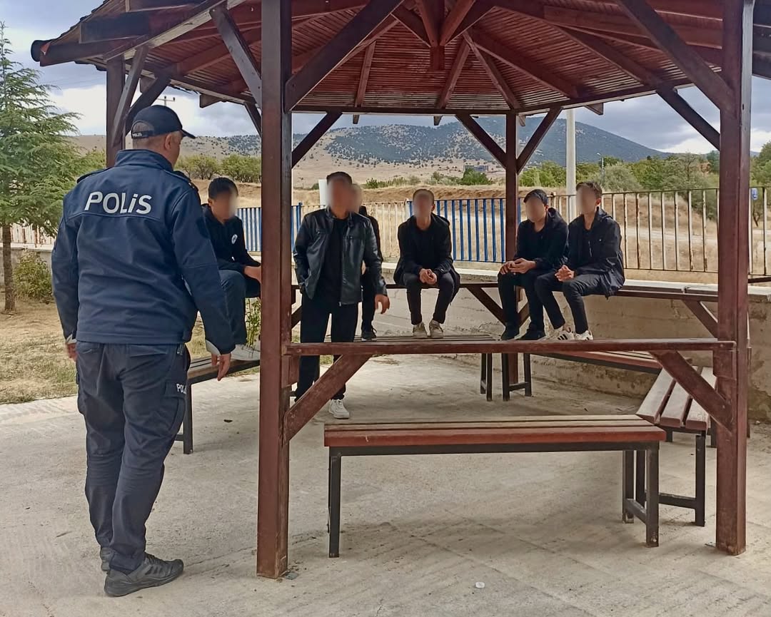 🚨 Okul Önleri̇ Ve Asayi̇ş Uygulamasi 🚨🗓️ 29.09.2025 Ile 03.10.2025 Tarihleri Arasında İl Merkez (4)