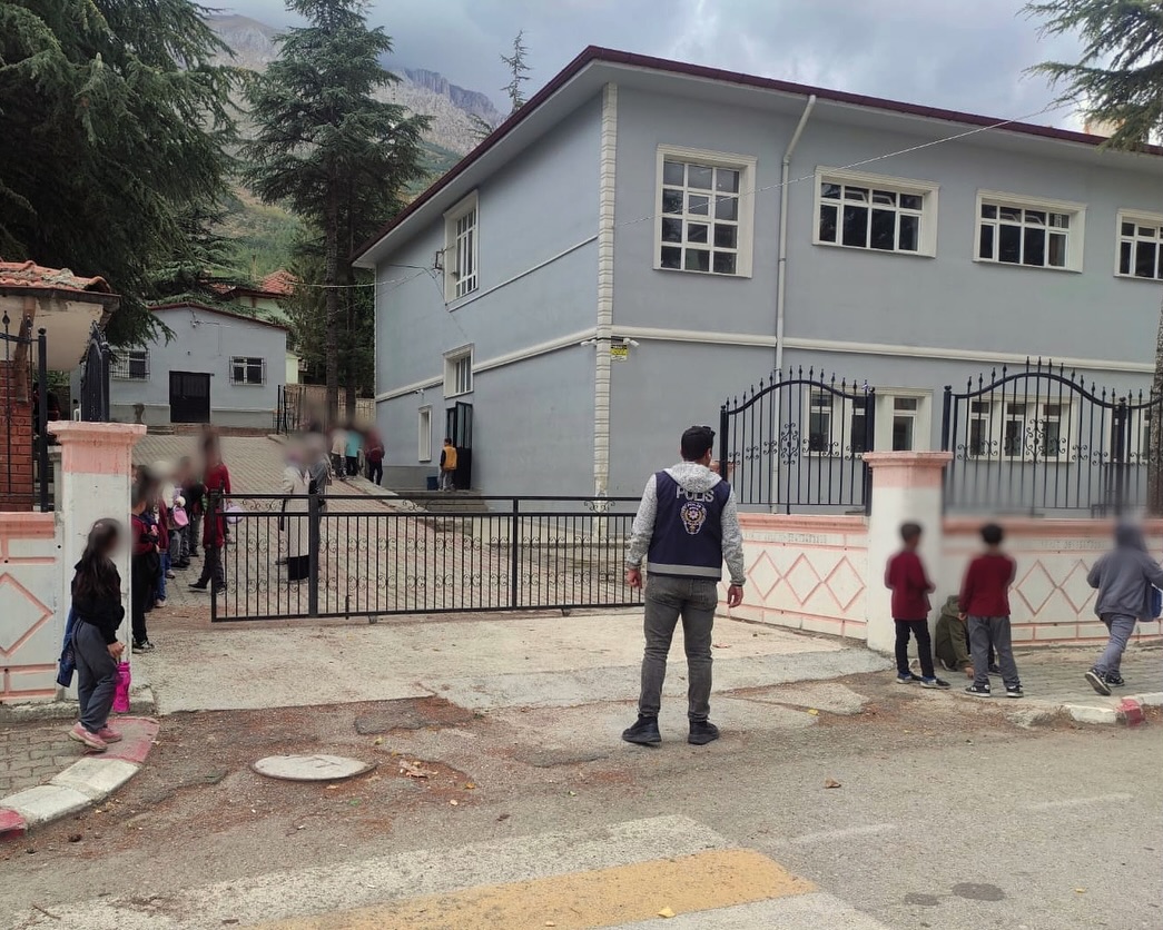 🚨 Okul Önleri̇ Ve Asayi̇ş Uygulamasi 🚨🗓️ 29.09.2025 Ile 03.10.2025 Tarihleri Arasında İl Merkez (5)