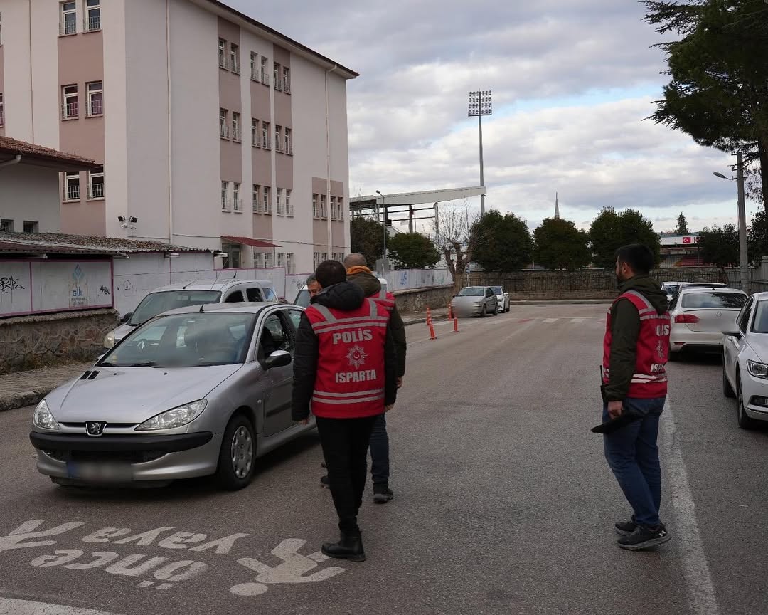 🚔 Okul Önleri̇ Ve Asayi̇ş Uygulamasi 🚔📷 İl Merkezi, Aksu, Atabey📅 08.10.2025 Günü Il Merkezi V (2)
