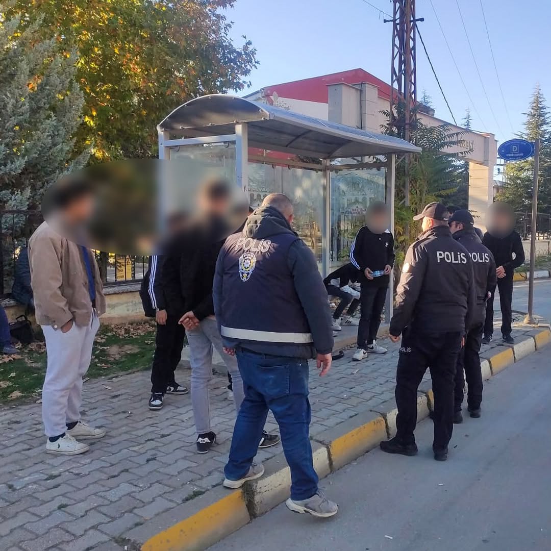 🚔 Okul Önleri̇ Ve Asayi̇ş Uygulamasi 🚔📷 İl Merkezi, Eğirdir, Aksu, Gönen🗓 31.10.2025 Günü Il M (2)