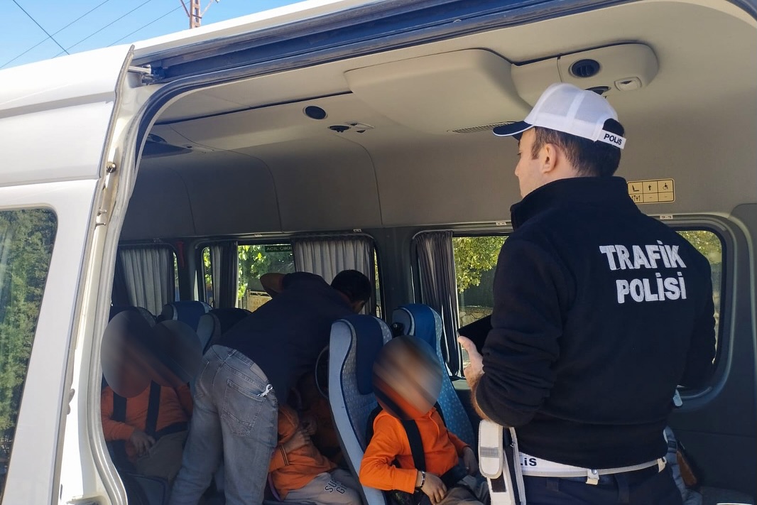 🚔 Okul Önleri̇ Ve Asayi̇ş Uygulamasi 🚔📷 İl Merkezi, Senirkent, Uluborlu,📅 06.10.2025 Günü Il (1)