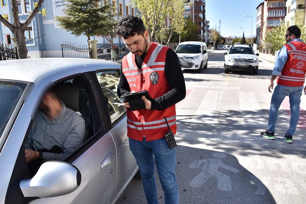 🚔 Okul Önleri̇ Ve Asayi̇ş Uygulamasi 🚔📷 İl Merkezi, Senirkent, Uluborlu,📅 06.10.2025 Günü Il
