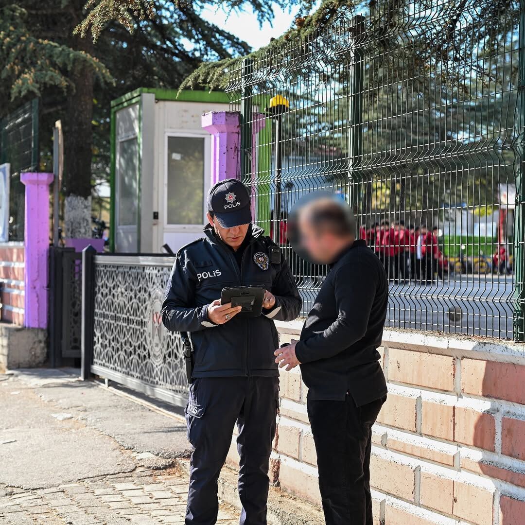🚔 Okul Önleri̇ Ve Asayi̇ş Uygulamasi 🚔📷 İl Merkezi, Sütçüler, Aksu📅 17.10.2025 Günü Il Merkezi (1)