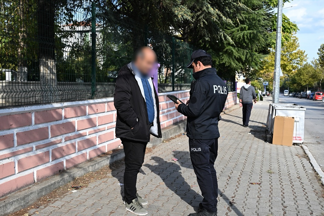 🚔 Okul Önleri̇ Ve Asayi̇ş Uygulamasi 🚔📷 İl Merkezi, Sütçüler, Gelendost, Aksu📅 22.10.2025 Günü (1)