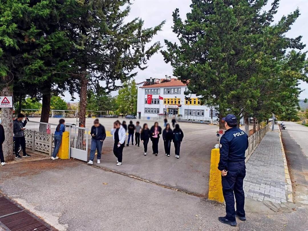 🚔 Okul Önleri̇ Ve Asayi̇ş Uygulamasi 🚔📷 İl Merkezi, Uluborlu, Atabey, Sütçüler, Gelendost, 📅 2 (2)