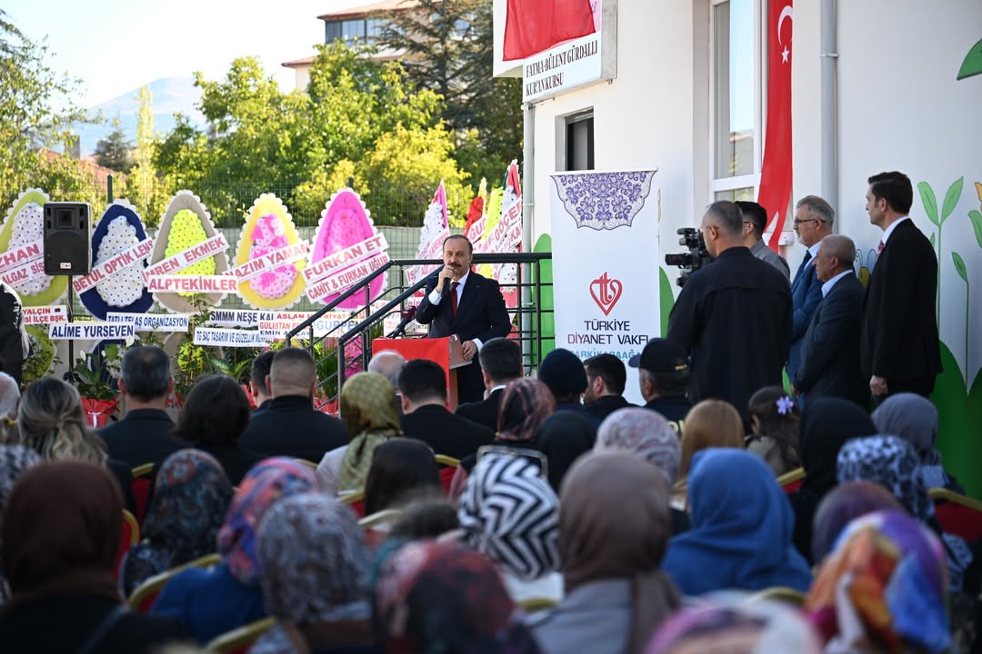 Şarkikaraağaç Ilçemizde Merhum Bülent Gürdalli’nın Eşi Sayın Fatma Gürdalli Ve Evladı Sayın Dr. (3)
