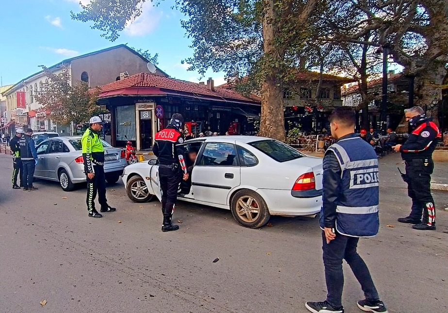 🔷 Uyuşturucu Veya Uyarici Madde Bulundurmak 🔷 📍 Yalvaç Isparta📆 30.09.2025📌 Gazipaşa Cadd