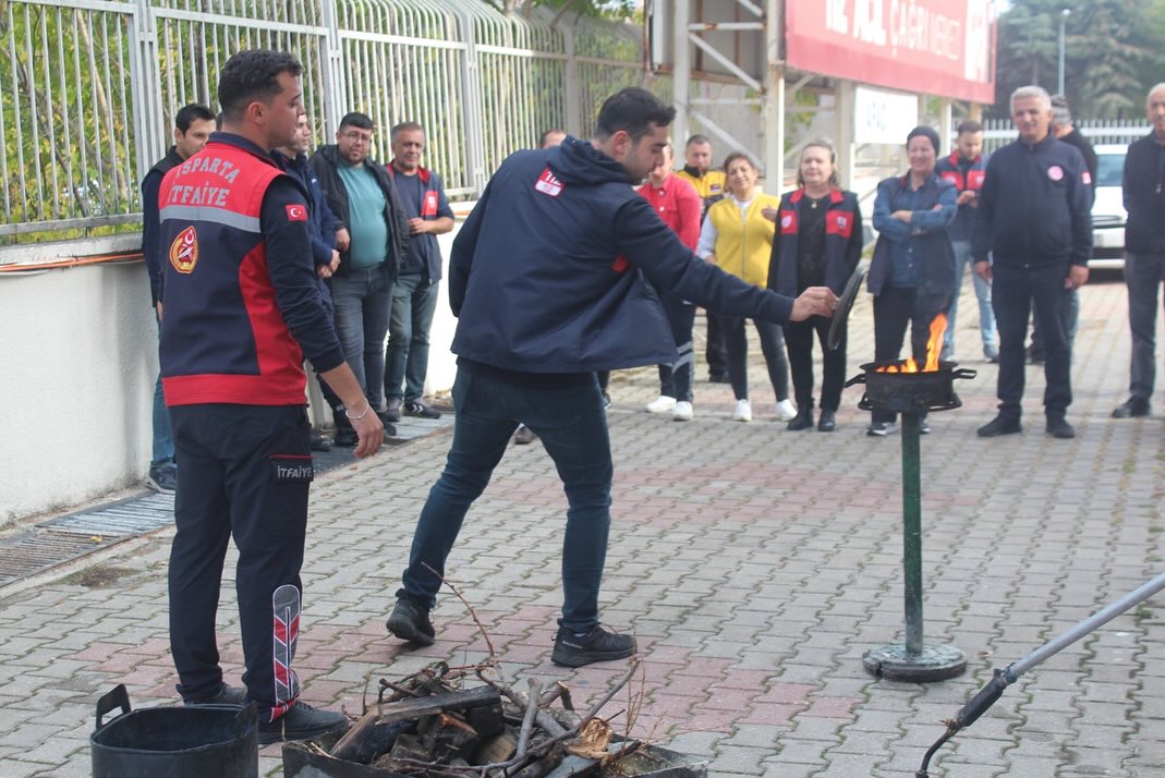 Yangın Güvenlik Tedbirleri Kapsamında Isparta 112 Acil Çağrı Merkezi Çalışanlarına Yönelik Başla (2)