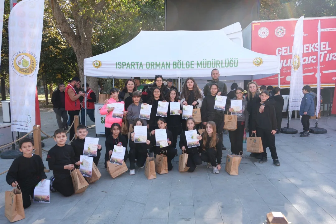 Yeşil Vatan Etkinlikleri Kapsamında Geleneksel Oyunlar Tırını Isparta’da Ağırladık🌱15 Temmuz Ş (5)