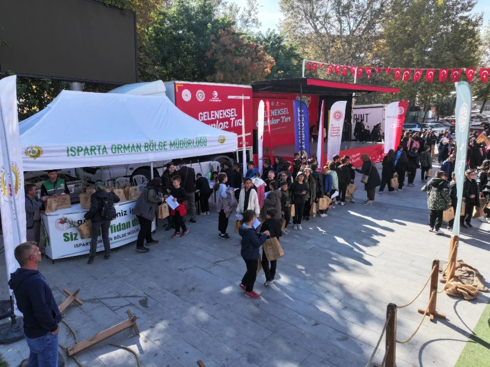 Yeşil Vatan Etkinlikleri Kapsamında Geleneksel Oyunlar Tırını Isparta’da Ağırladık🌱15 Temmuz Ş (7)