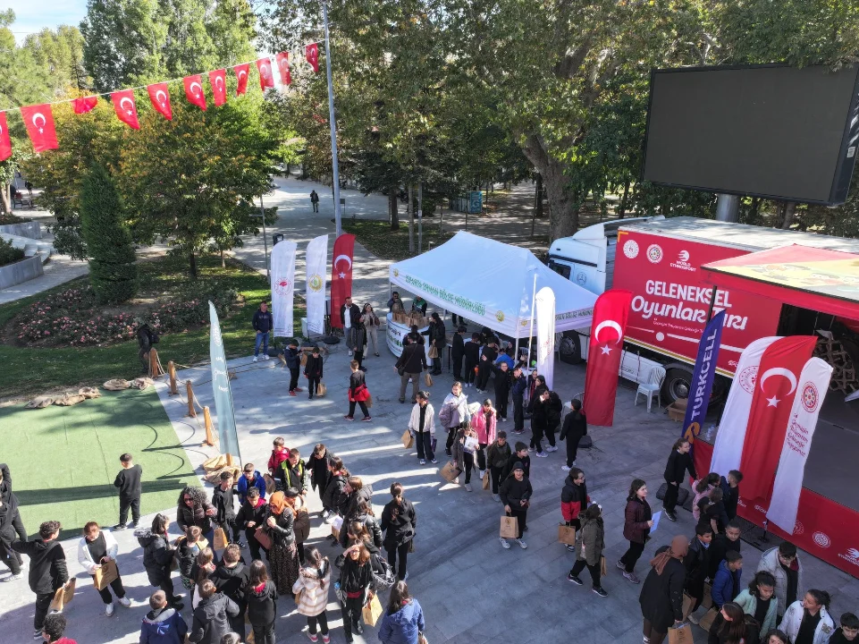 Yeşil Vatan Etkinlikleri Kapsamında Geleneksel Oyunlar Tırını Isparta’da Ağırladık🌱15 Temmuz Ş (8)
