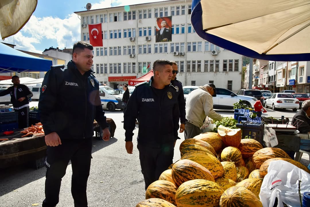 Zabıta Ekiplerimizden Perşembe Pazarı Denetimi! Zabıta Müdürlüğümüze Bağlı Ekipler, Perşembe Paz (1)