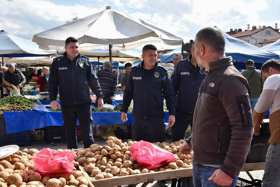 Zabıta Ekiplerimizden Perşembe Pazarı Denetimi! Zabıta Müdürlüğümüze Bağlı Ekipler, Perşembe Paz (2)