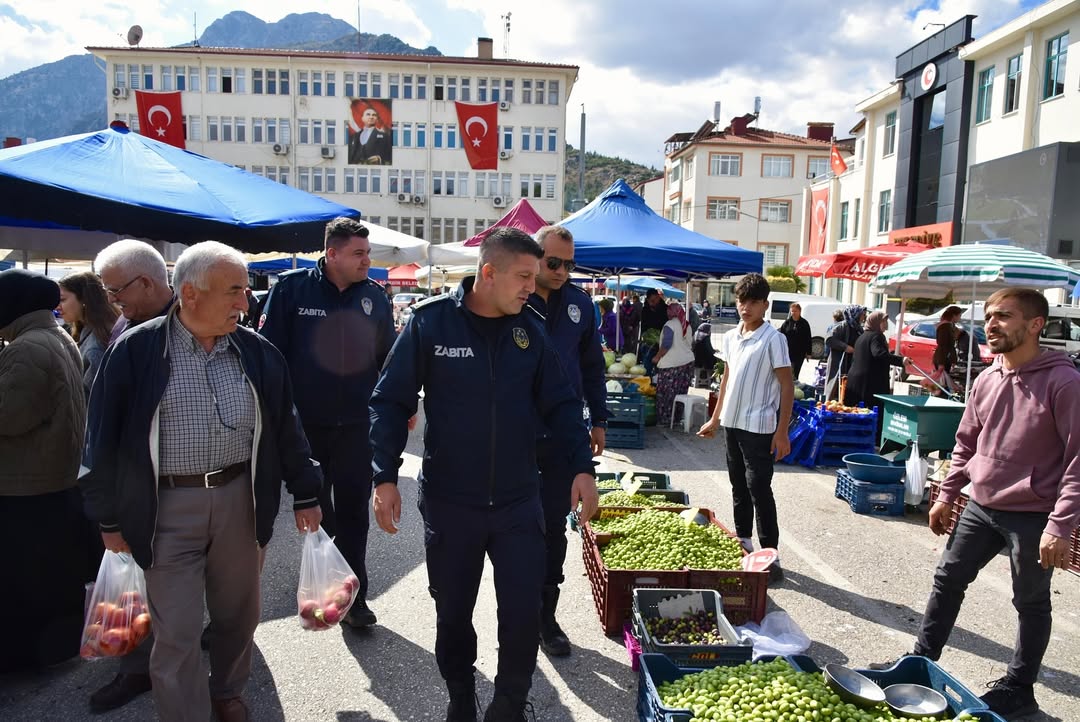 Zabıta Ekiplerimizden Perşembe Pazarı Denetimi! Zabıta Müdürlüğümüze Bağlı Ekipler, Perşembe Paz (3)