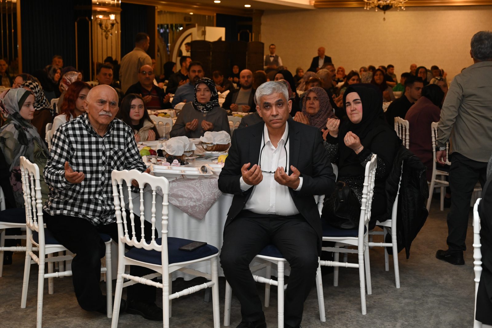 04 11 2025 Bursa Ispartalilar Bulusma Vatandas Duygularini Paylasti (2)