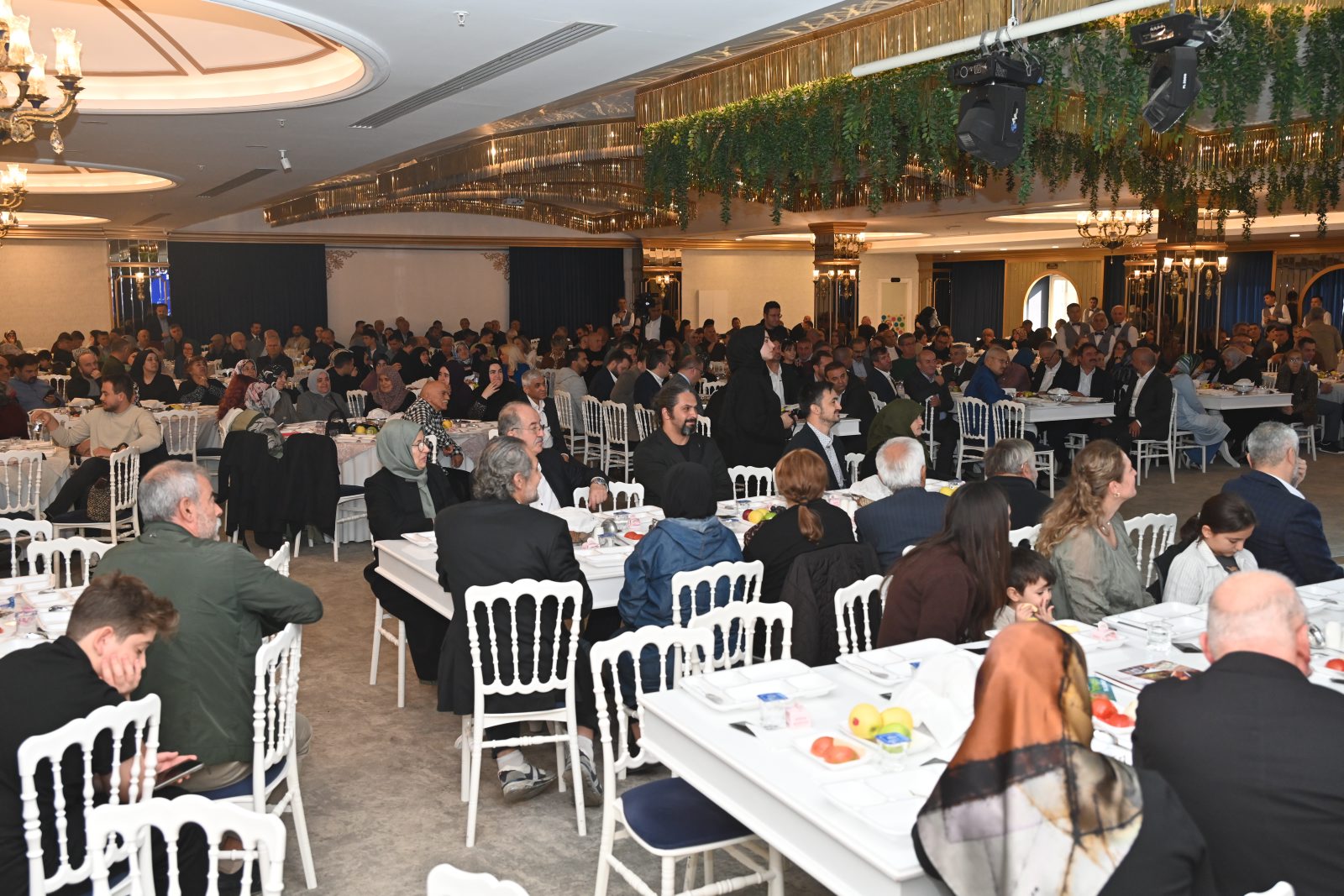 04 11 2025 Bursa Ispartalilar Bulusma Vatandas Duygularini Paylasti (5)