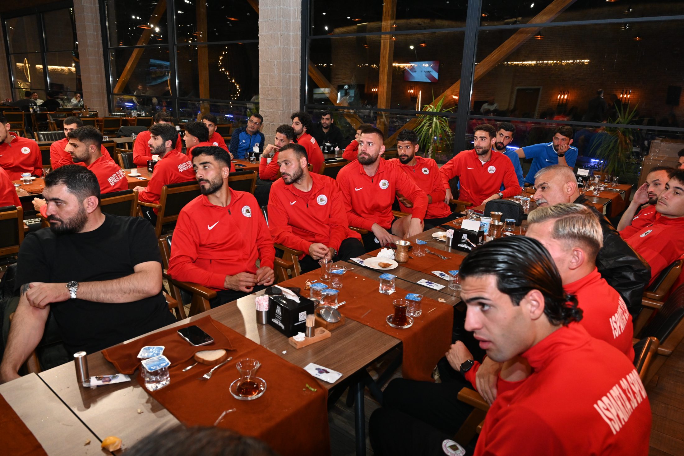 05 11 2025 Baskan Isparta32Spor Takım Bulusma (2)