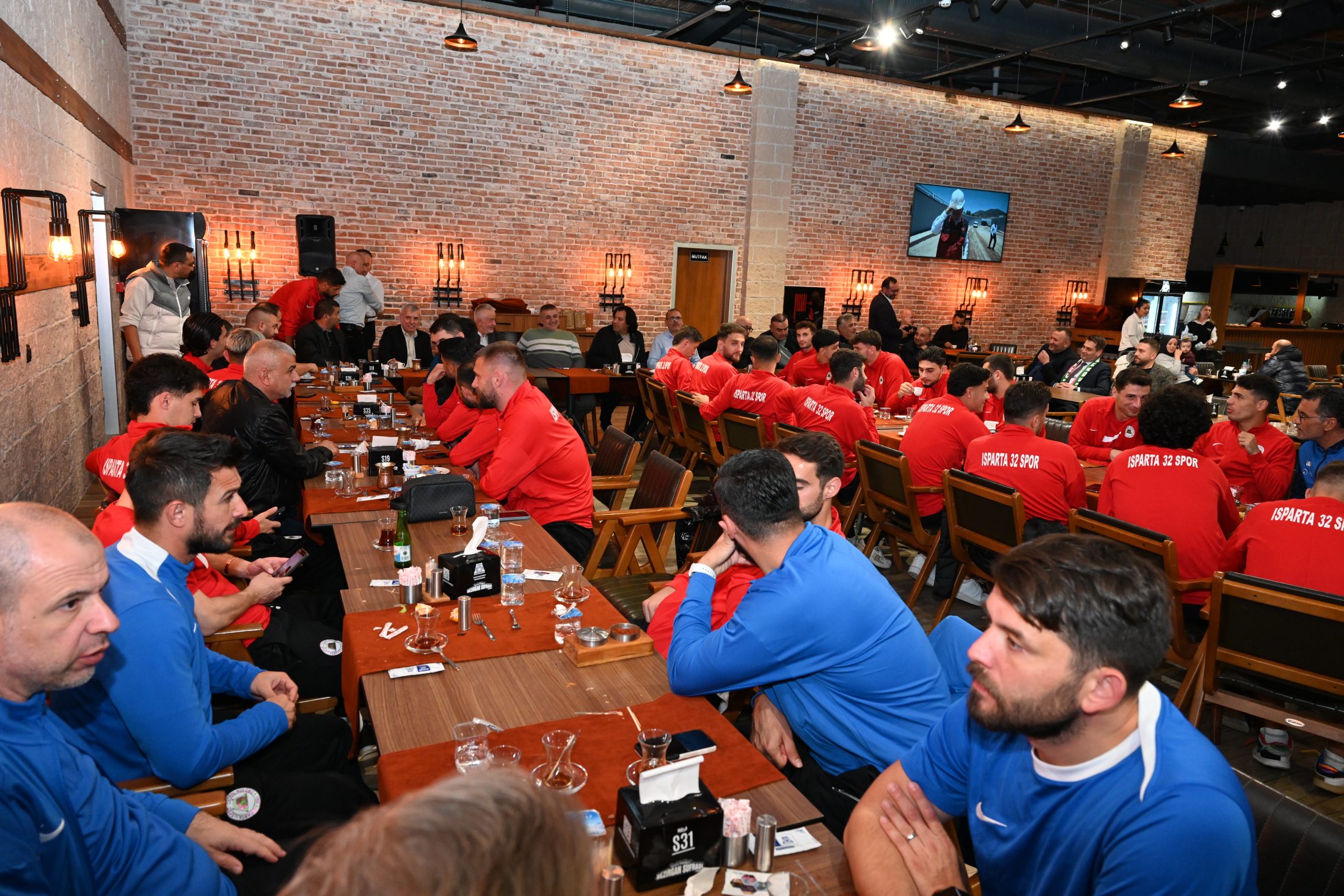 05 11 2025 Baskan Isparta32Spor Takım Bulusma (9)