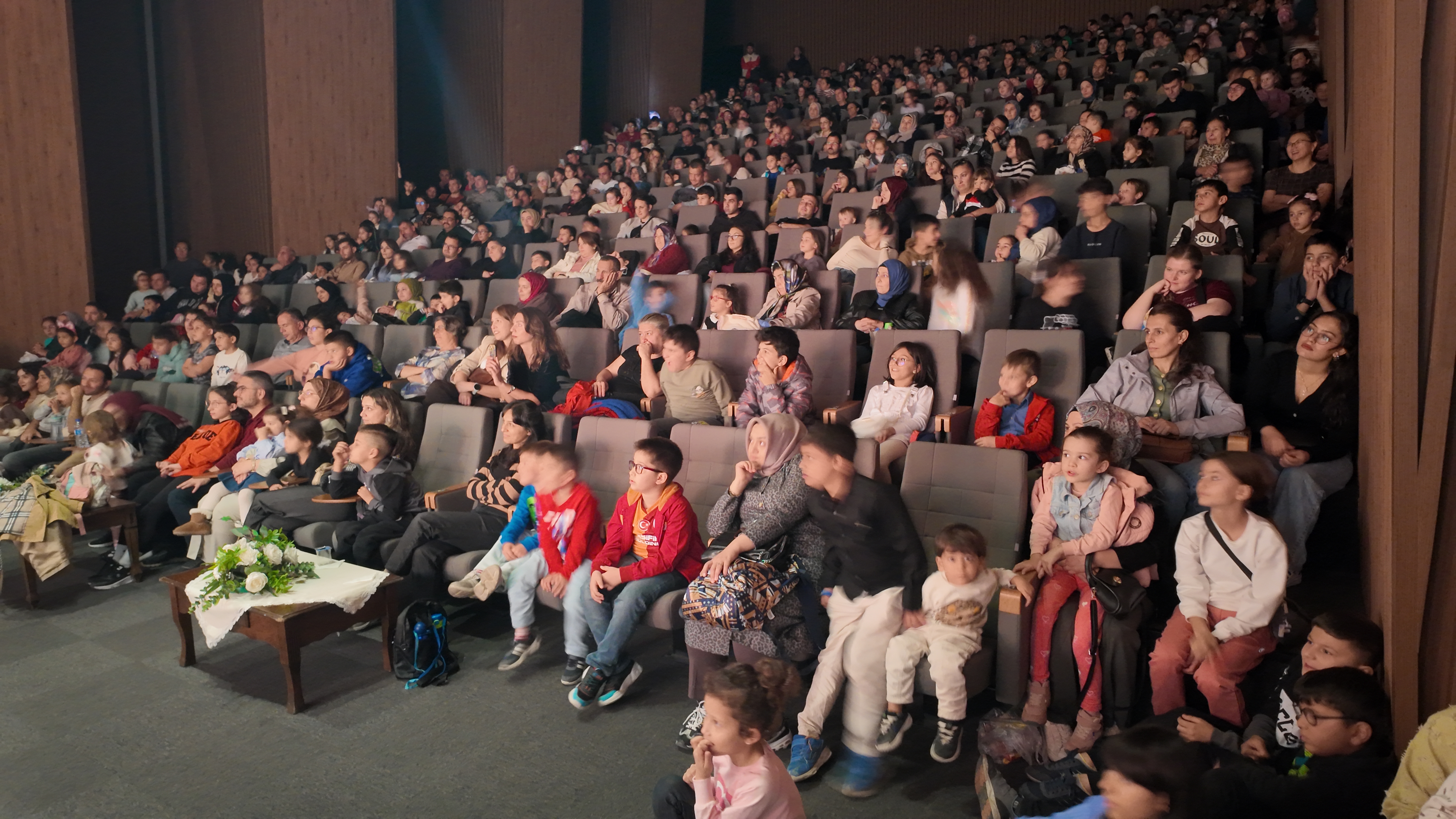 10 11 2025 Isparta Belediyesi Sehir Tiyatrolari Cocuk Oyunu (4)
